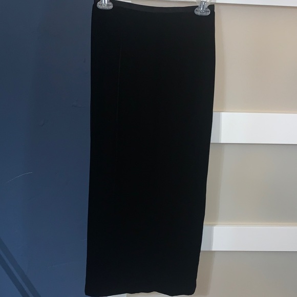 Ann Taylor Dresses & Skirts - Ann Taylor Classic Black Pencil Skirt
